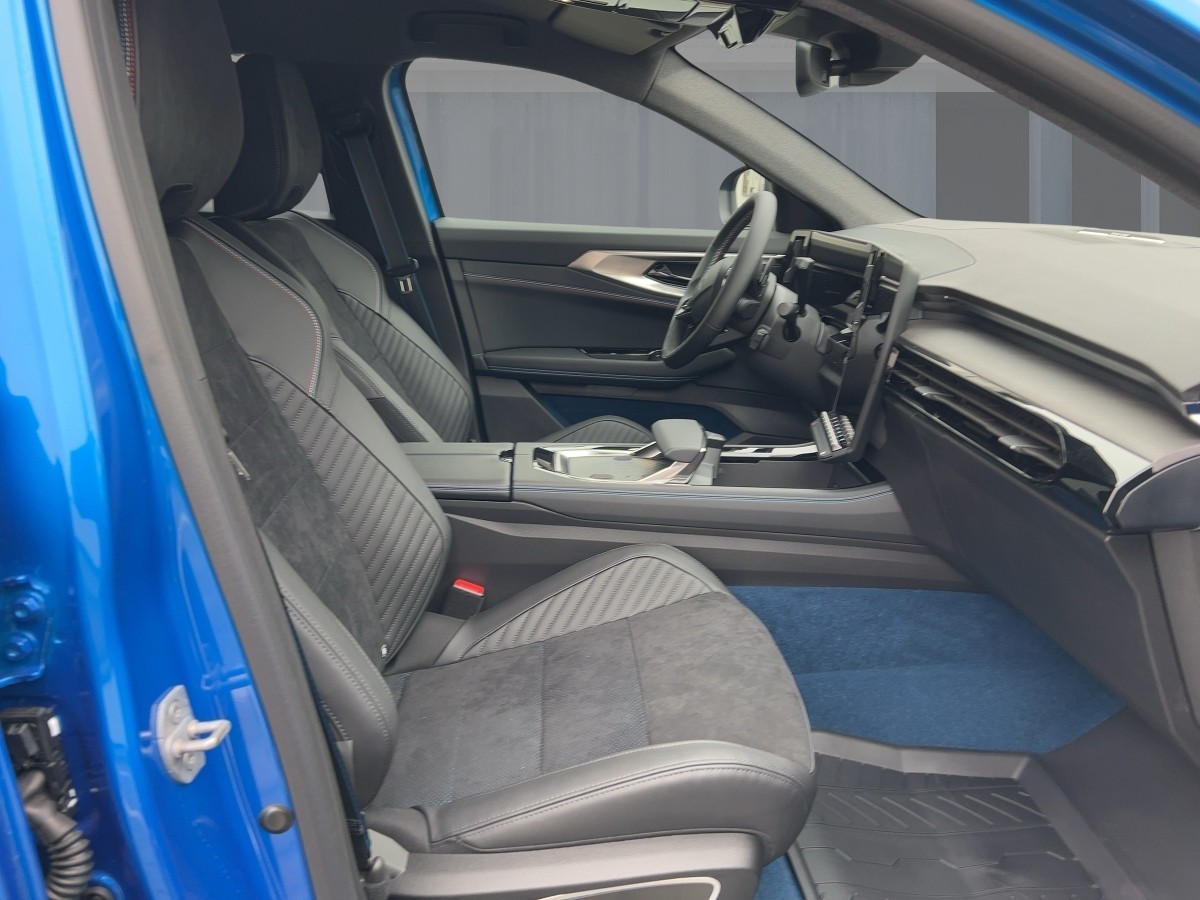 Techno TCe 90 Apple CarPlay Rückfahrkamera